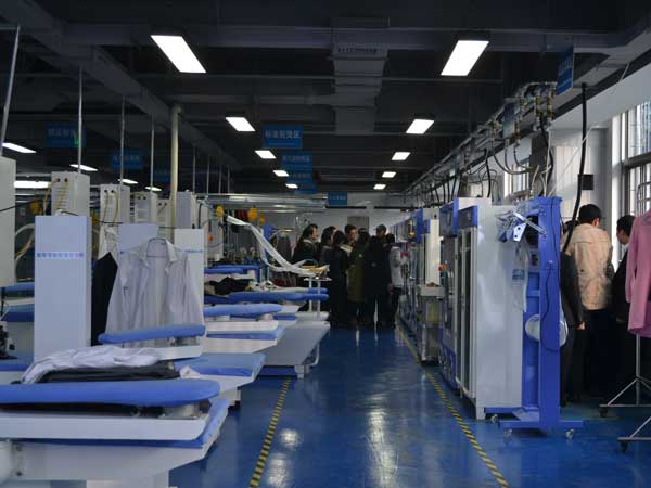 開干洗店成本多少?潔希亞國際洗衣加盟性價(jià)比高