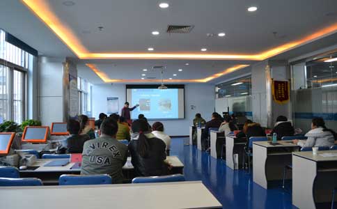 在鎮(zhèn)上開(kāi)干洗店賺錢(qián)嗎，潔希亞
