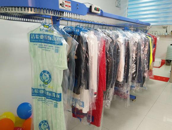 干洗店加盟案例:潔希亞國際洗衣西大街店開業(yè)盛況 干洗店加盟案例:潔希亞國際洗衣西大街店開業(yè)盛況