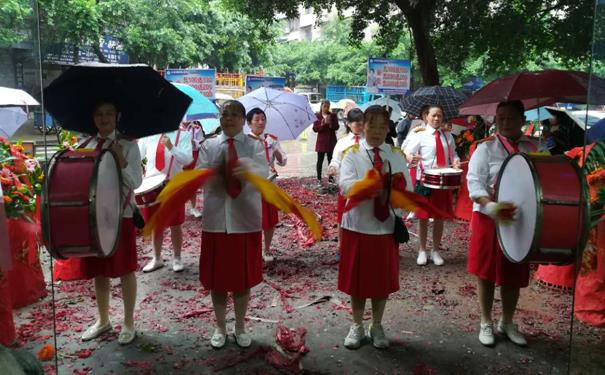 重慶干洗店加盟那個(gè) 潔希亞知名度高影響力大